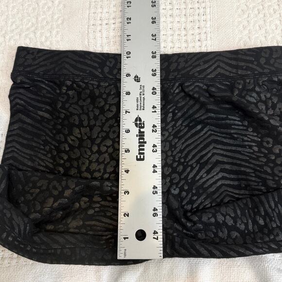 VS Pink medium animal patterned faux leather pull on legging P 2816 - Picture 5 of 12